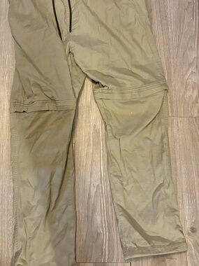 Men's Zip-Off Cargo Pants in Olive